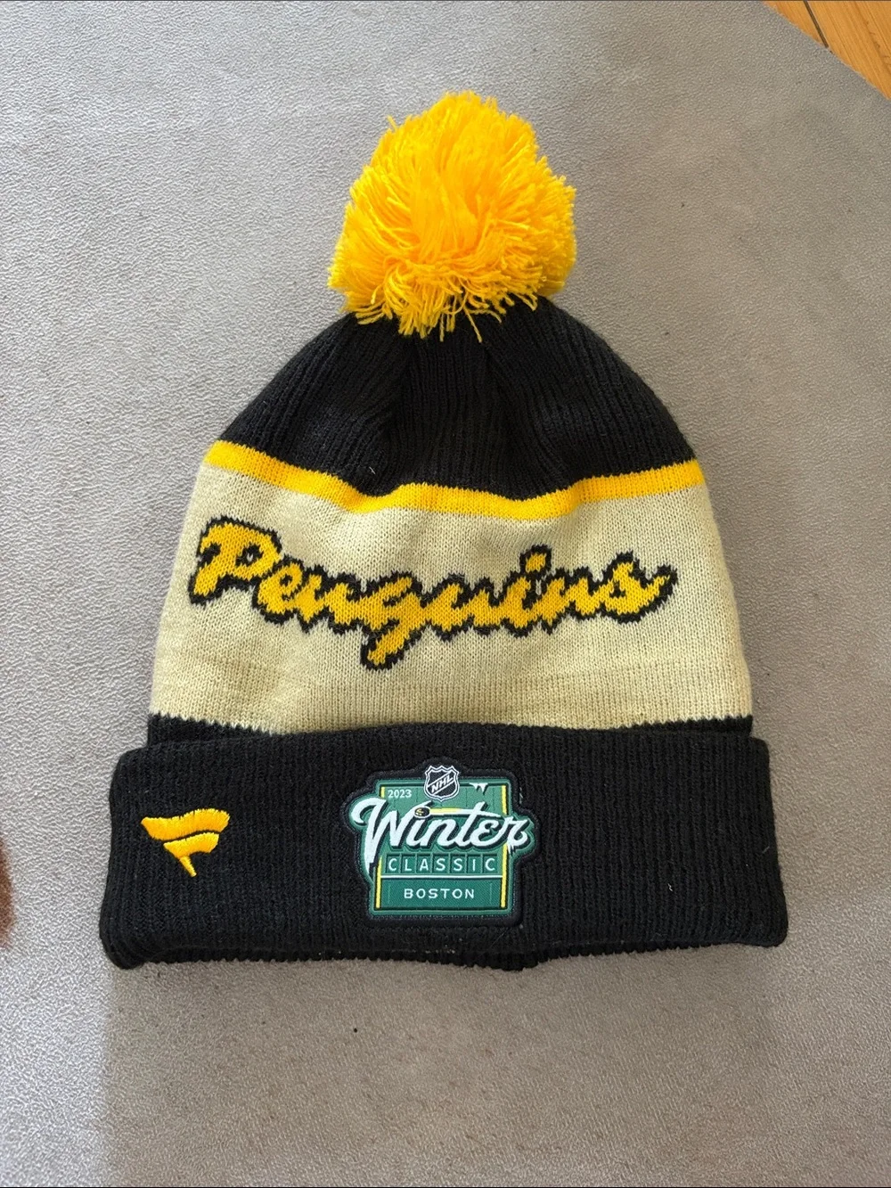 Pittsburgh Penguins Winter Classic PomPom Beanie